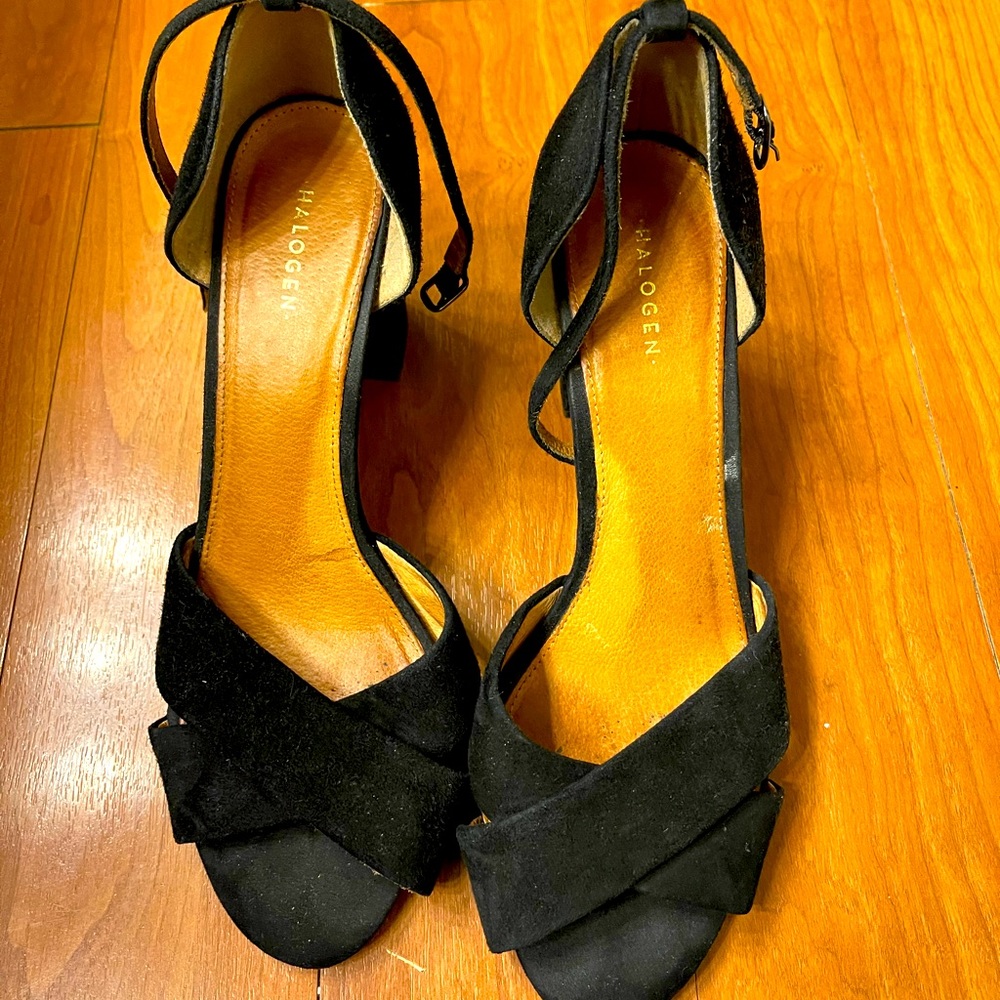 BLACK HEELS SIZE 8
